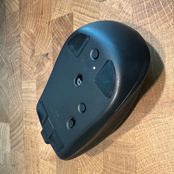 Logitech MX Anywhere 2 Bluetooth Laser Mouse - Picture 3 of 5